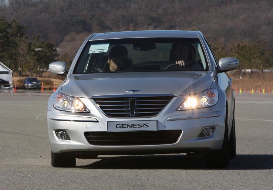  Hyundai Genesis Sedan 2009 года  (фото 46 из 47)